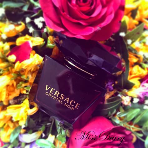 versace crystal noir nasıl bir koku